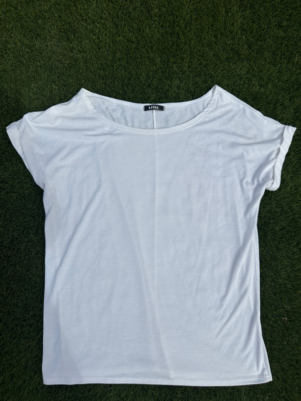 White Women's Scoop Neck Short Sleeve Top